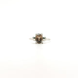 Anillo Alien solitario con cuarzo ahumado