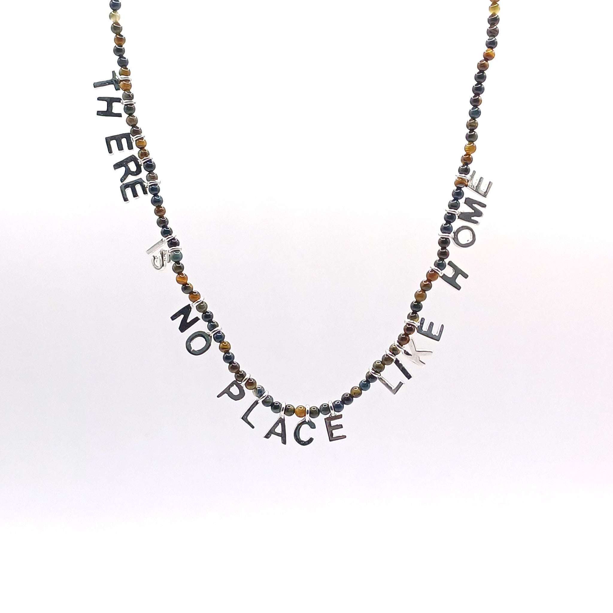 Collar There is no Place like Home - Paula Guzmán